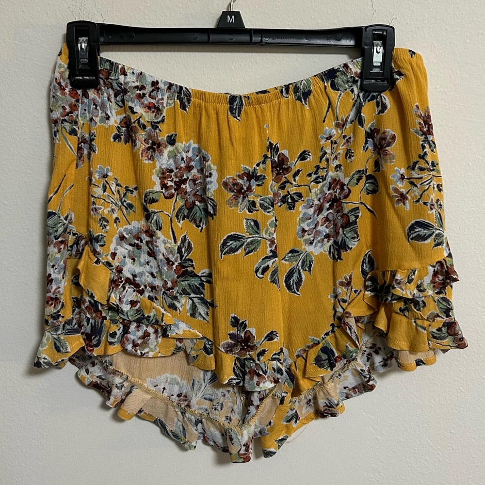 NWT Sky and Sparrow Yellow Floral Shorts